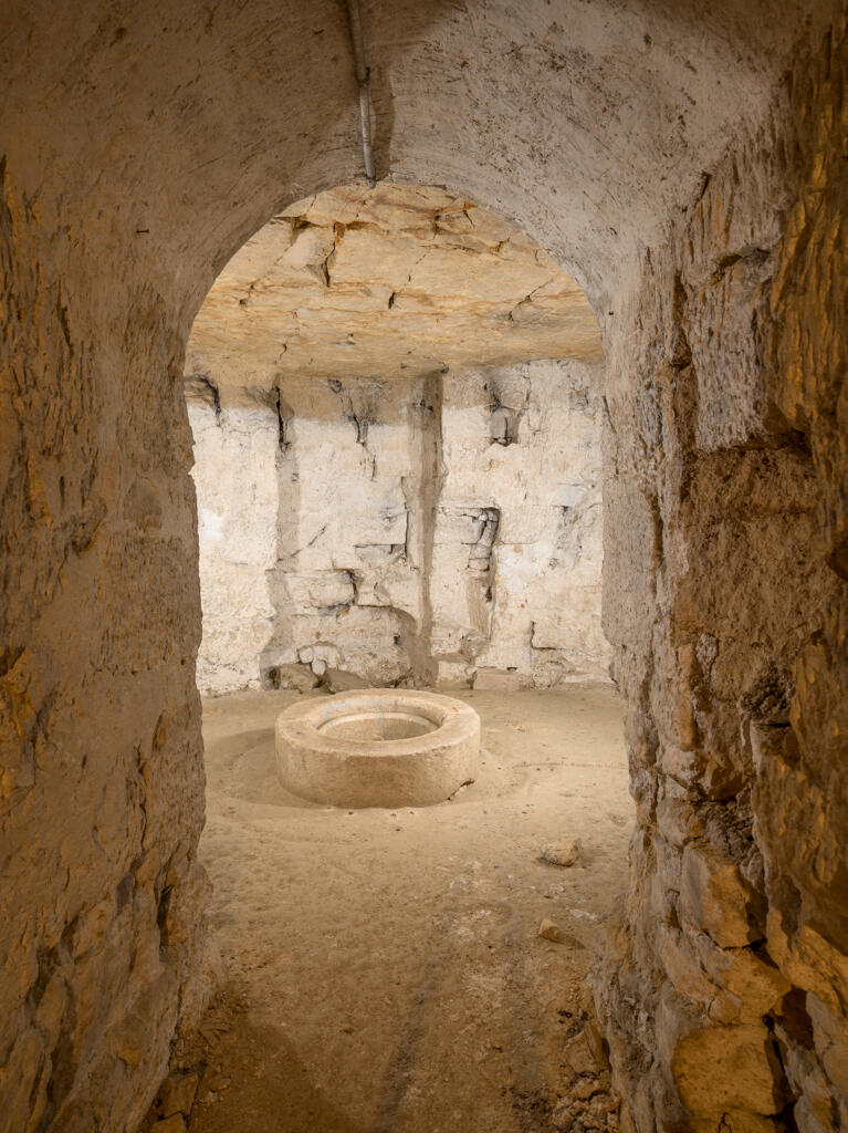 Carrière souterraine dite cave-carrière Delacroix