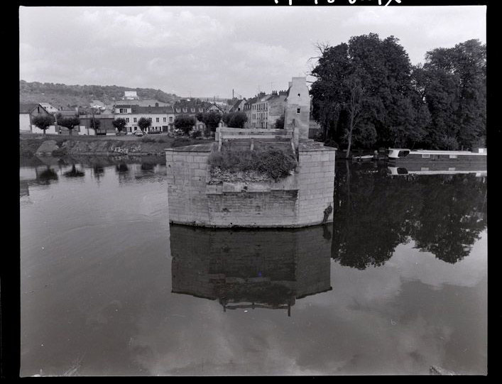 Campagne photographique sur le patrimoine de Mantes-la-Jolie en 1977