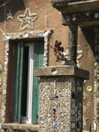 Détail de décor d'une maison avec mosaïque, allée des Fauvettes.