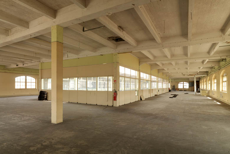 Usine de matériel électrique industriel Schneider et Cie, puis Le Matériel Electrique Scheider-Westinghouse (SW), puis Jeumont-Schneider (JS), actuellement ensemble industriel appelé "Espace Technologique et Industriel de Champagne-sur-Seine" (zone ETIC)