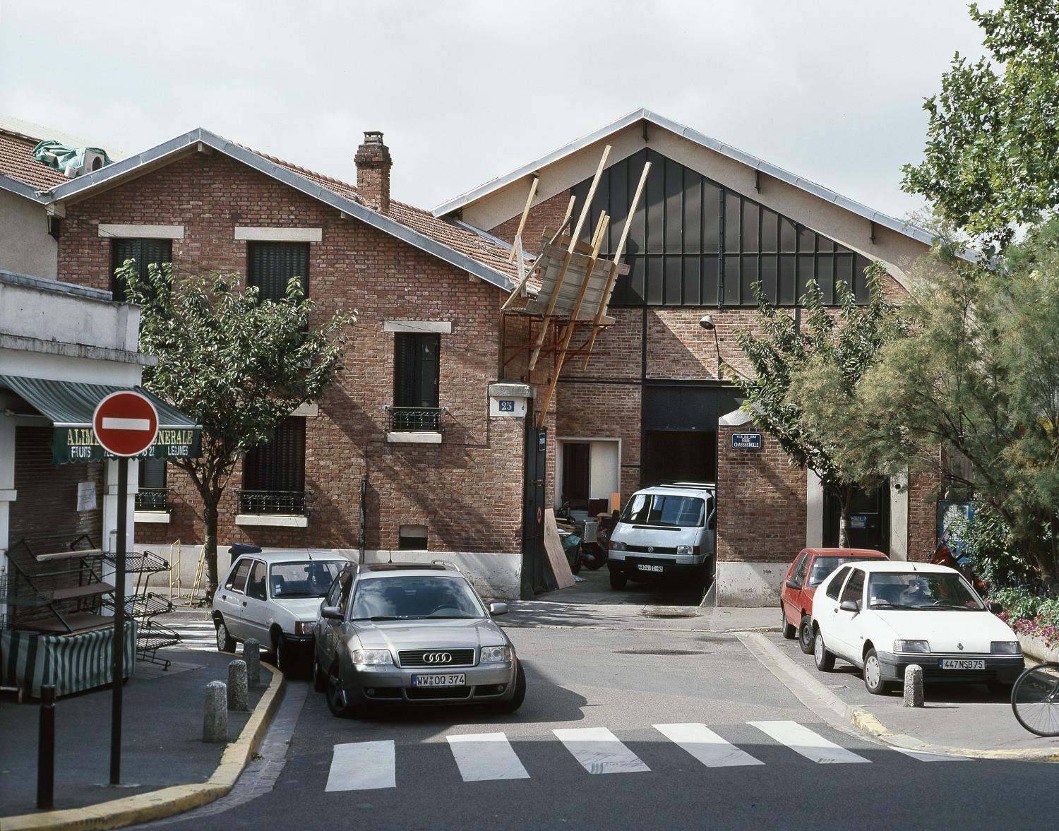 Usine de transformation des métaux Louis Vulliet, puis Cuprotube, puis usine textile TIT, actuellement atelier de fabrication de décors de théâtre et salle de répétition "Lilas en Scène"