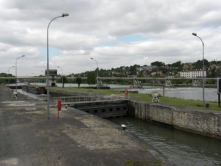 les barrages éclusés de l'OIN ORSA (Opération d'intérêt national Orly-Rungis-Seine-Amont)