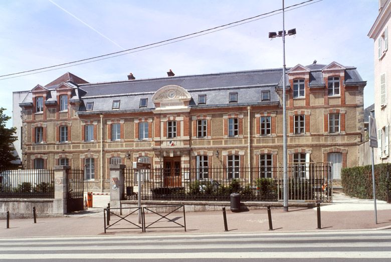 couvent de carmes, puis palais de justice, actuellement tribunal administratif