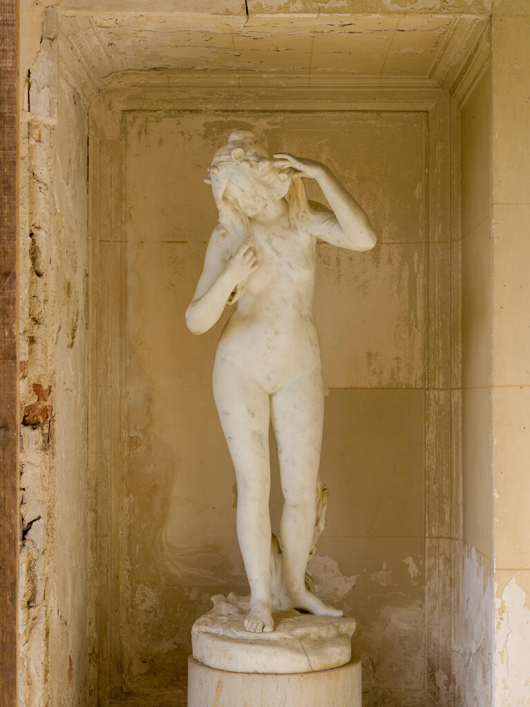 Statue (grandeur nature) : nymphe