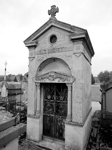 tombeau des familles Dangin et Germain