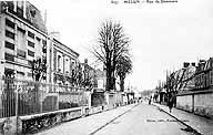 La rue de Dammarie, vers le début du 20e siècle. Carte postale. (BM Melun)