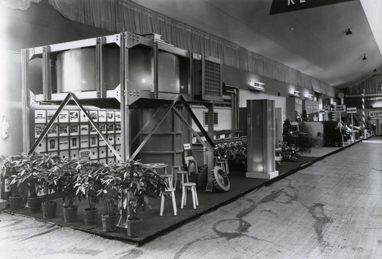 Usine de produits chimiques Poulenc Frères, puis usine d'engrais de la Société Française du Lysol, puis usine de chaudronnerie et usine d'articles en matière plastique (usine d'enceintes de confinement) Ateliers de Technochimie