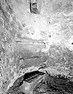La cave nord : le puits comblé.
