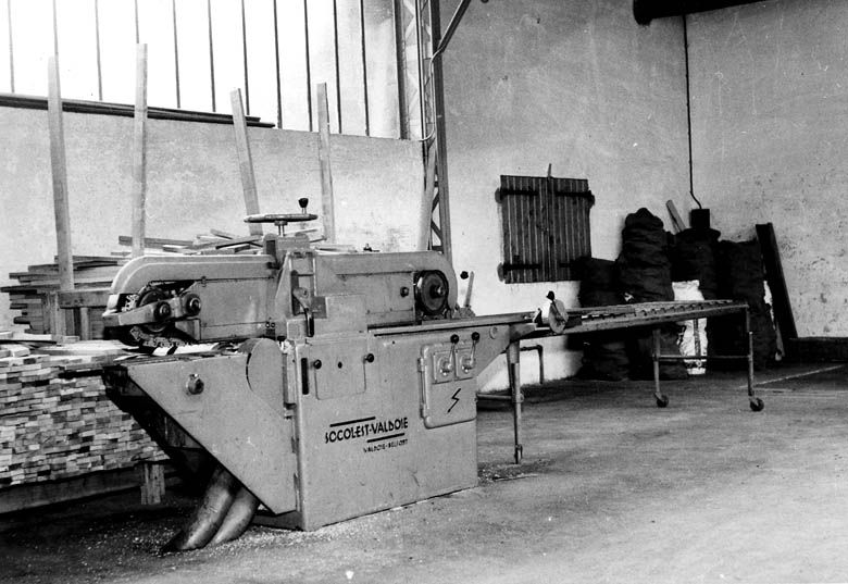 Fontaine-le-Port - scierie et usine de menuiserie (usine de parquets) Millet, actuellement manège à chevaux