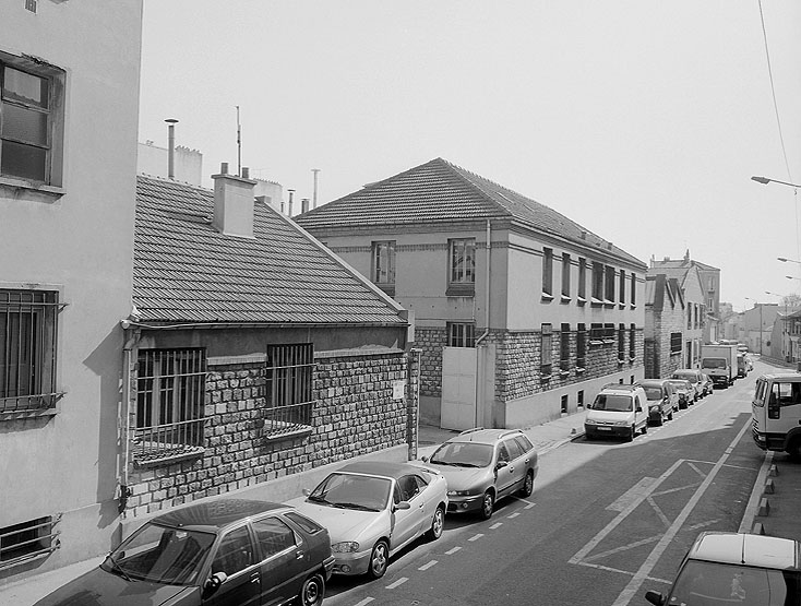 Usine de peausserie Jumel aîné, puis usine de céramique E. Robert et cie, puis La Stéatite industrielle, puis la Compagnie industrielle des céramiques électroniques ; actuellement Saint-Gobain Desmarquet