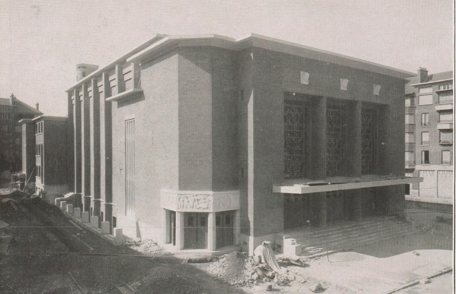 Vue du théâtre en construction. L'âge du ciment, bulletin technique des chaux et ciments de Lafarge et Du Teil ( janvier 1938)