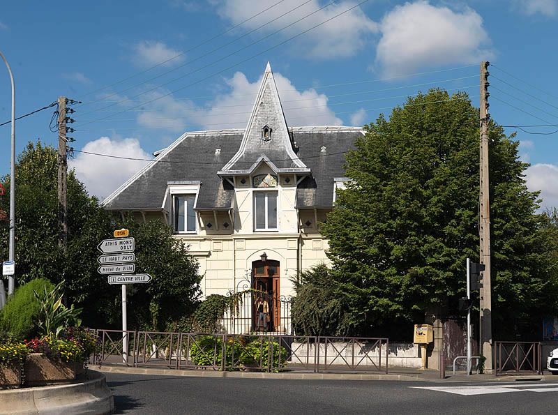 l'habitat collectif de l'OIN ORSA (Opération d'intérêt national Orly-Rungis-Seine-Amont)