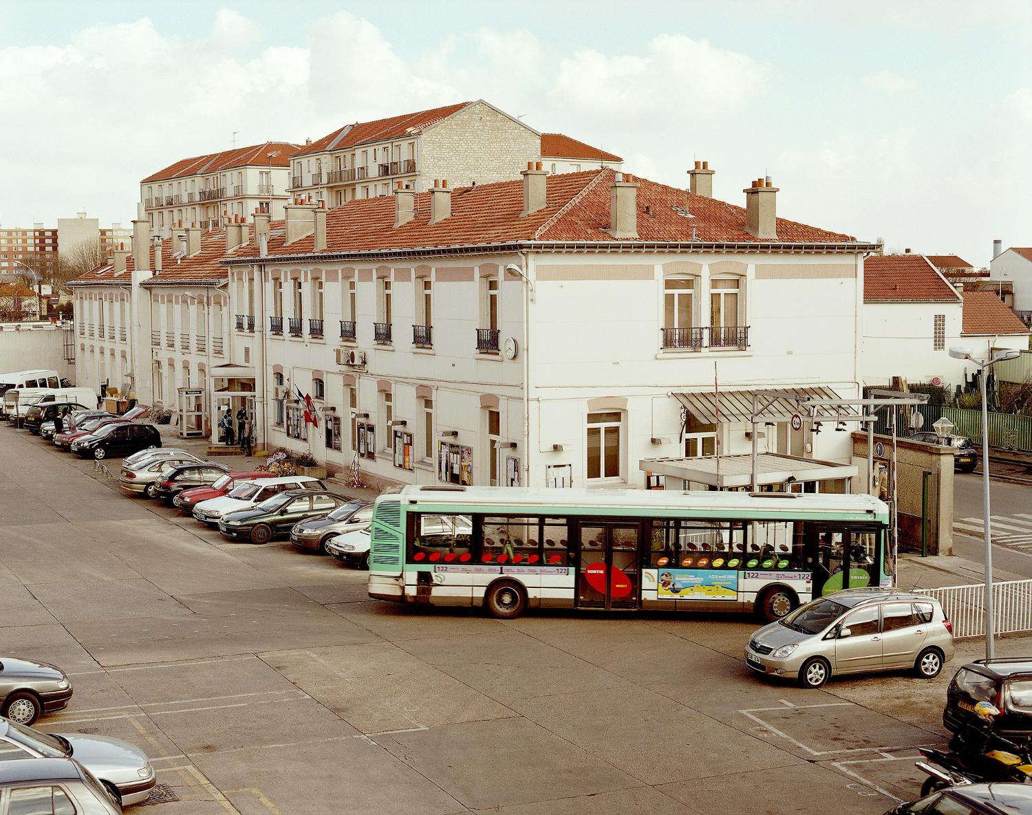 Dépôt de bus de la STCRP, puis de la RATP, appelé dépôt Floréal