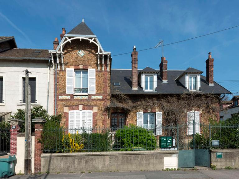 hôtels, maisons, immeubles