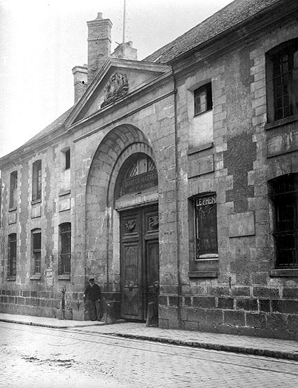 quartier de cavalerie Saint-Ambroise, puis Augereau