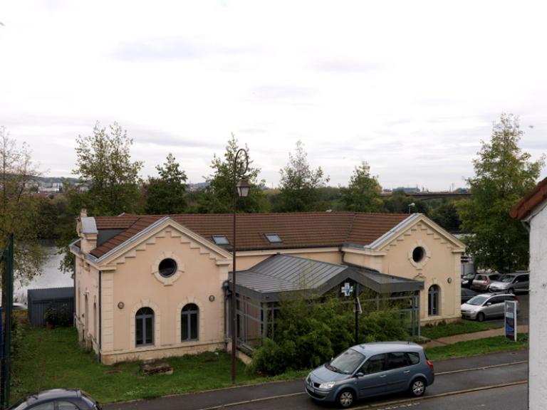 Usine élévatoire des eaux de Seine, actuellement clinique vétérinaire Saint-Roch